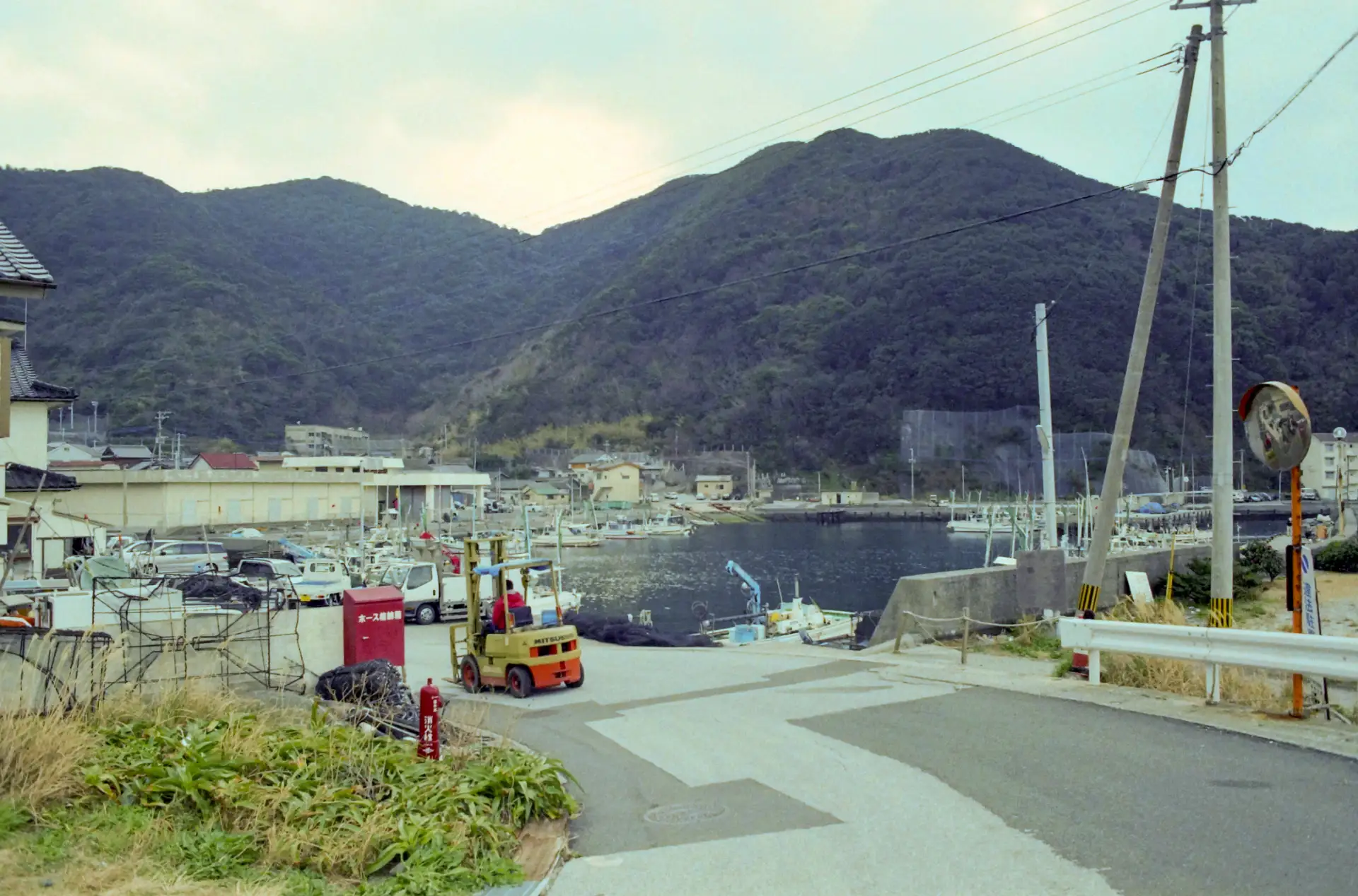 鶴御崎近くの漁港