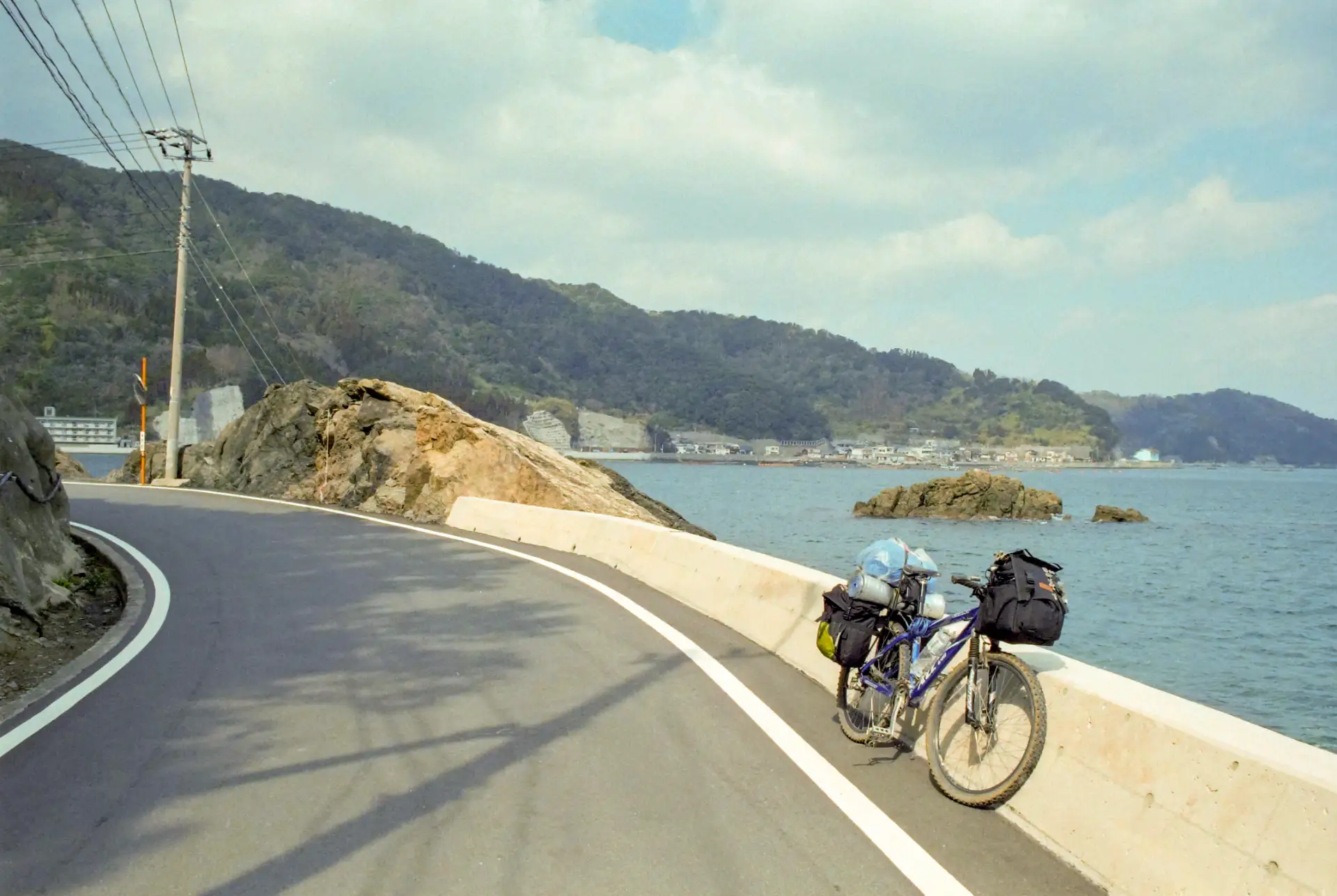 鶴御崎へ向かう海岸