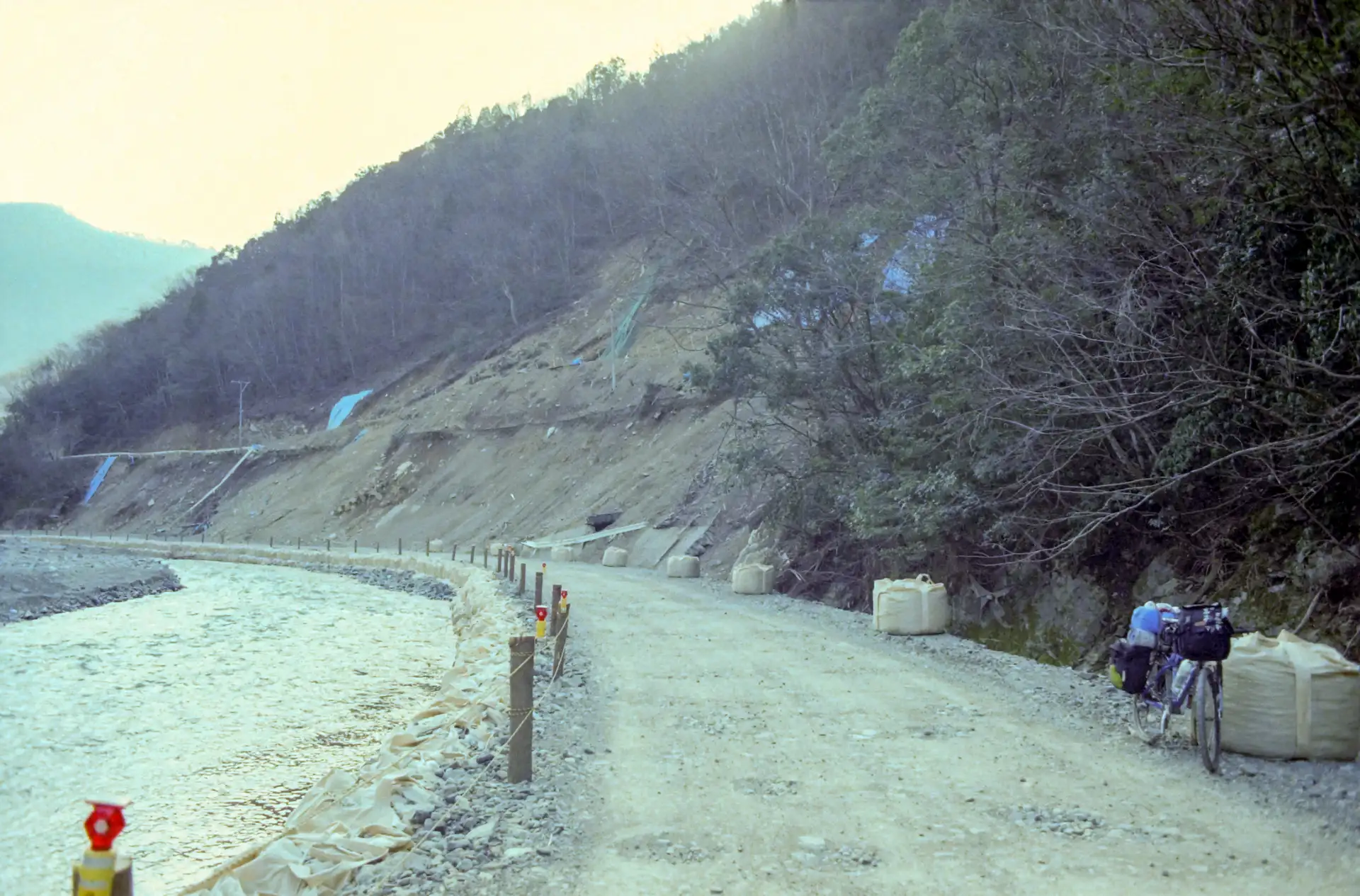 2006年 河川敷の仮設道路