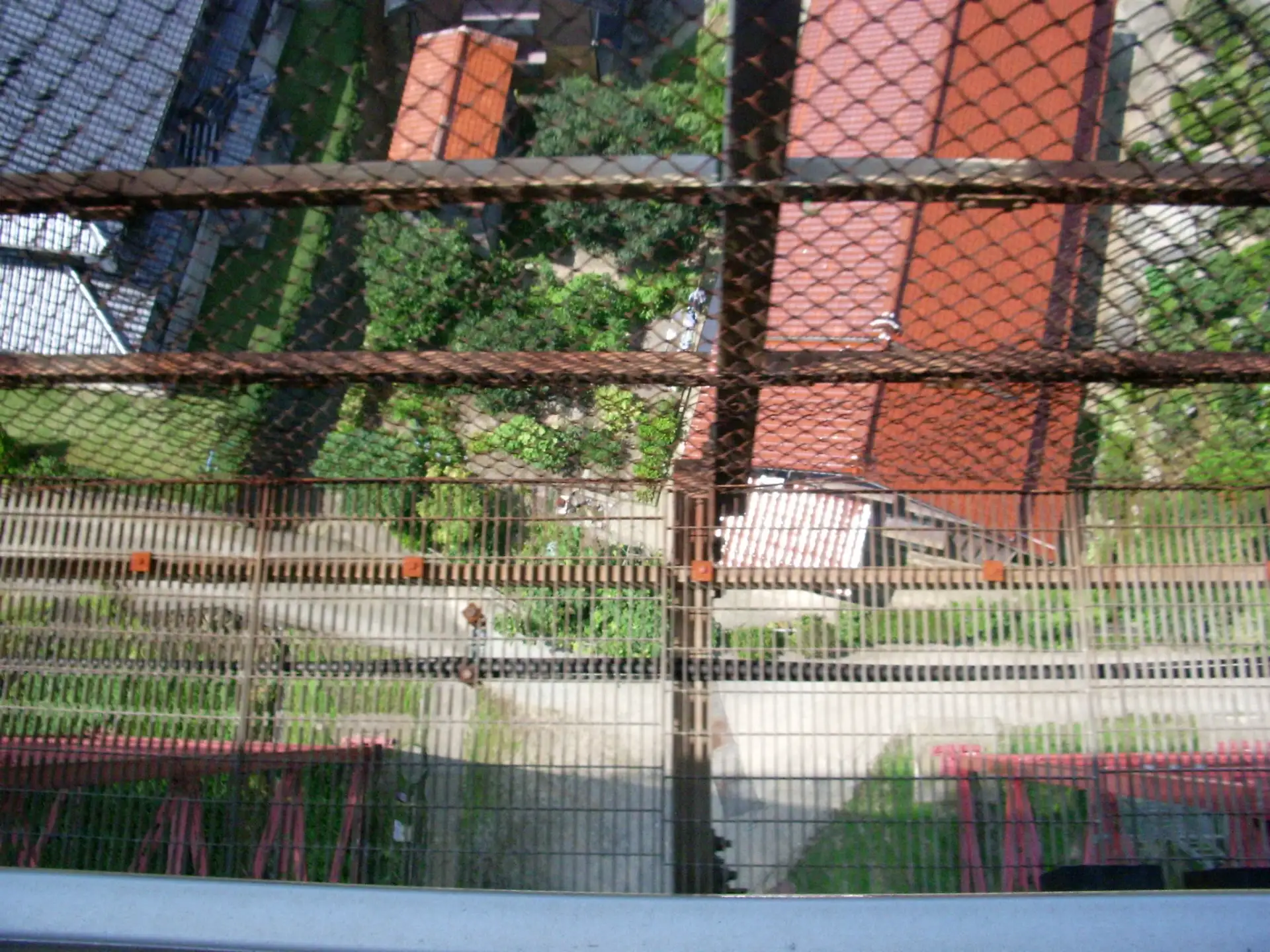 余部鉄橋の風景 下を見る