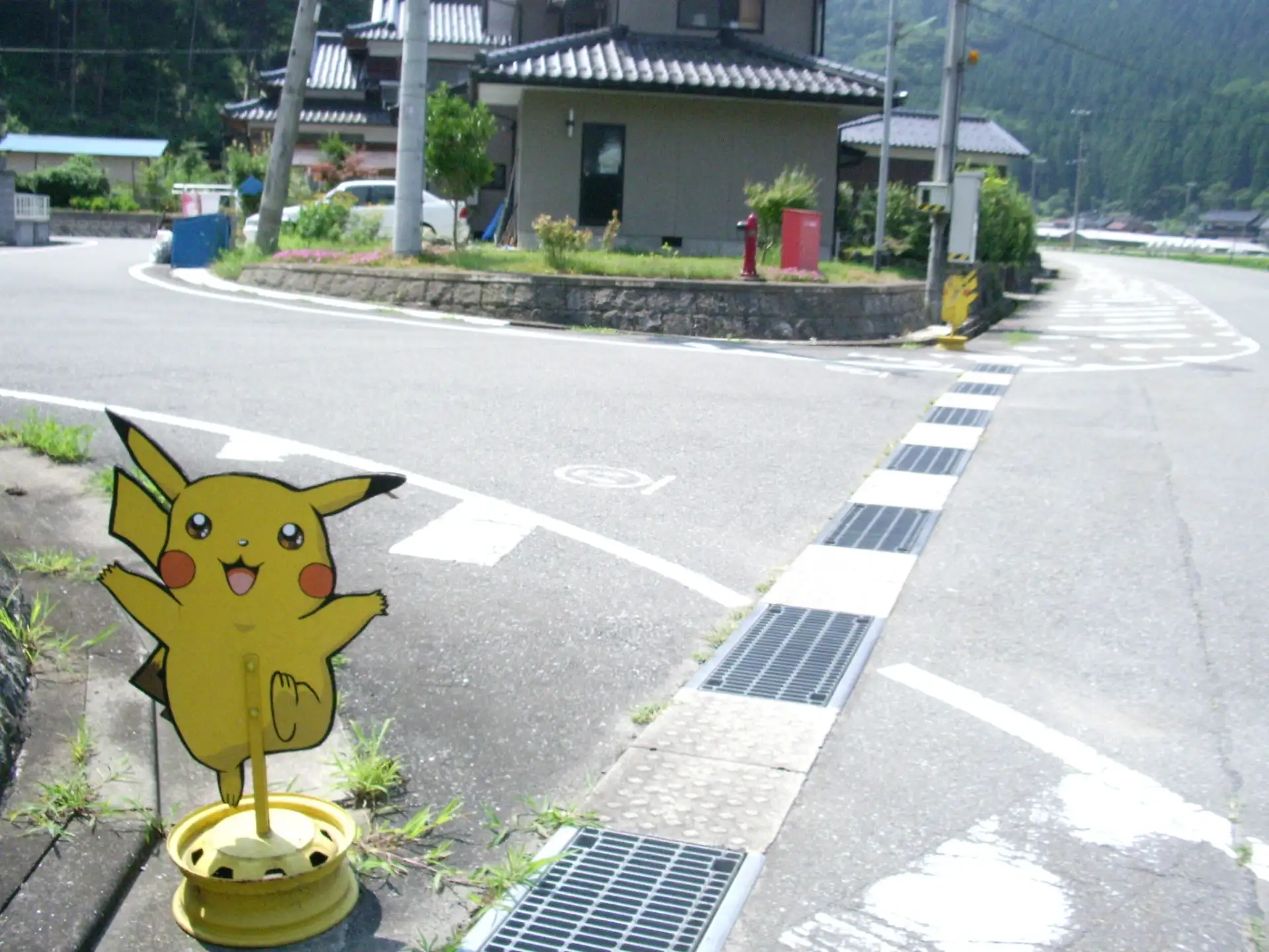 ピカチュウの飛び出し看板