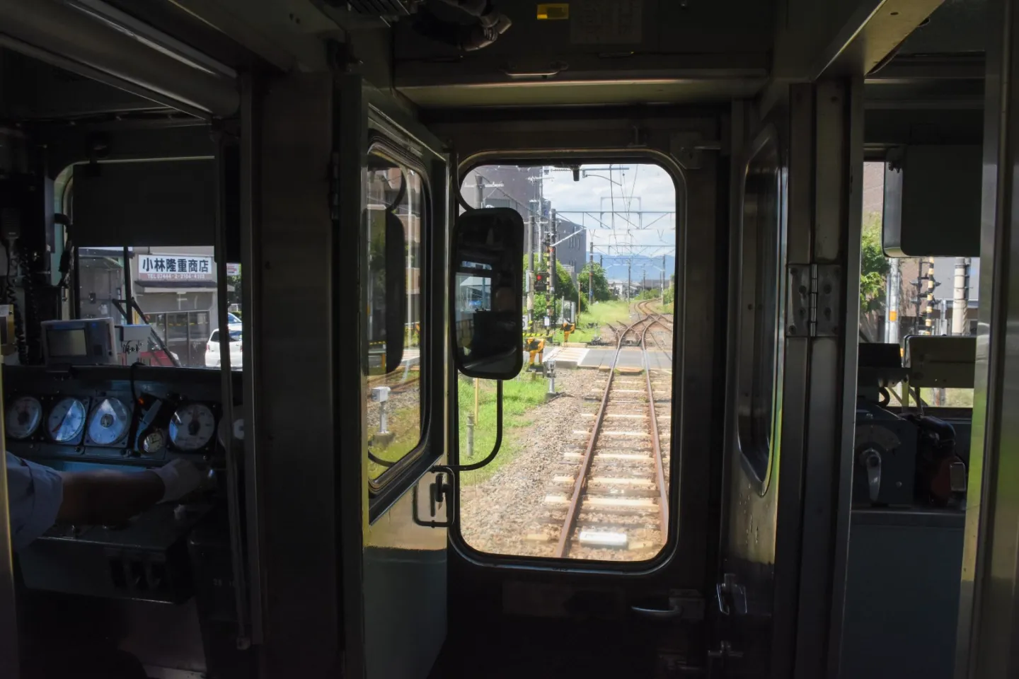 105系の運転台
