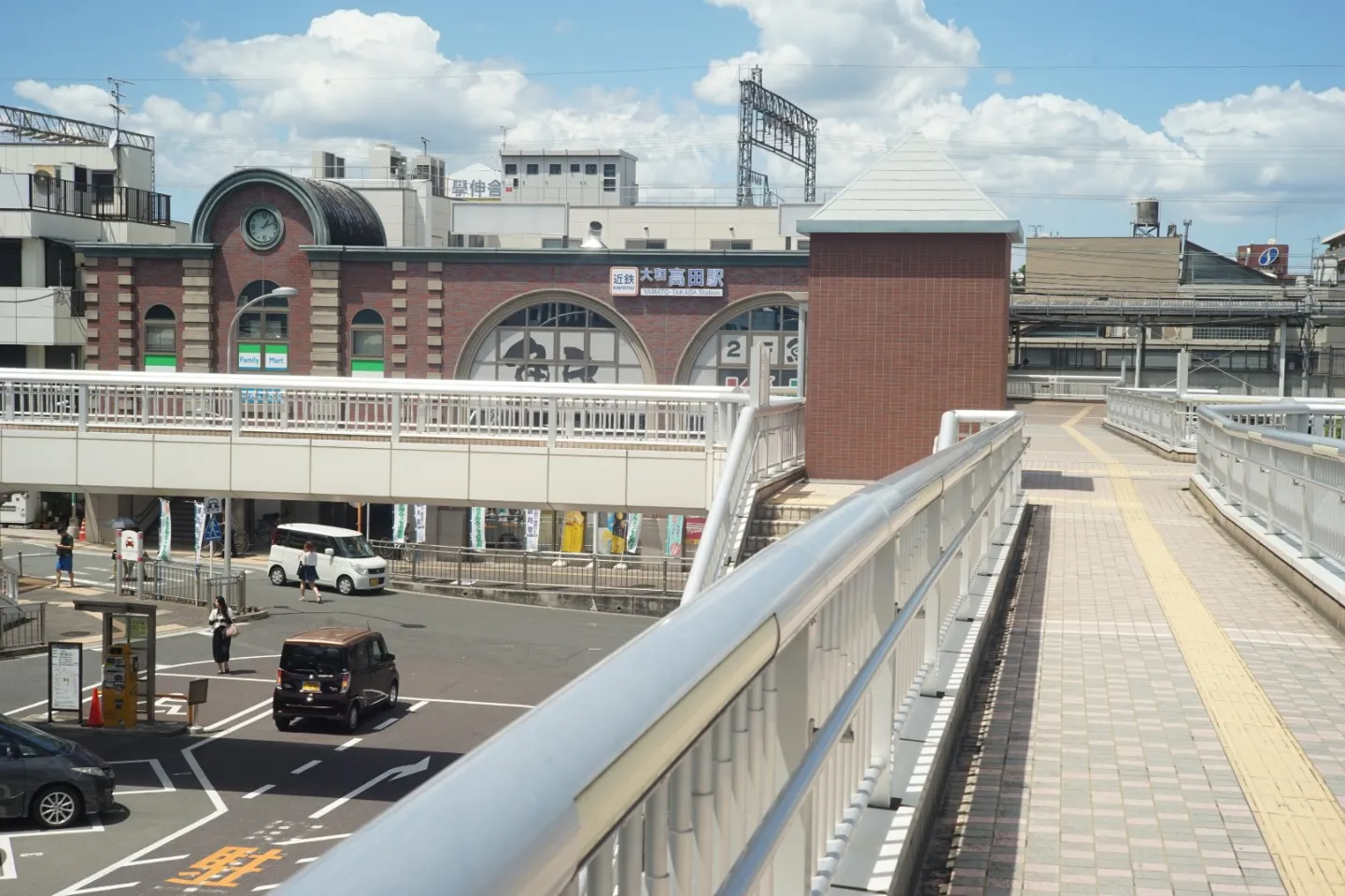 近鉄大和高田駅