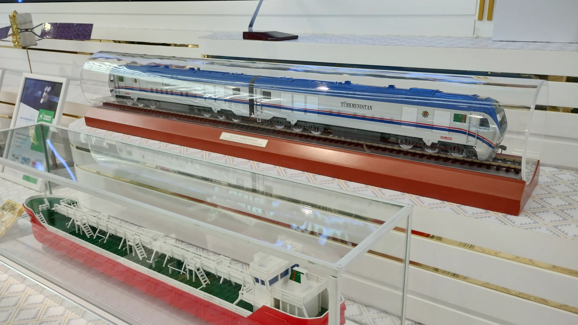 トルクメニスタンの列車の模型