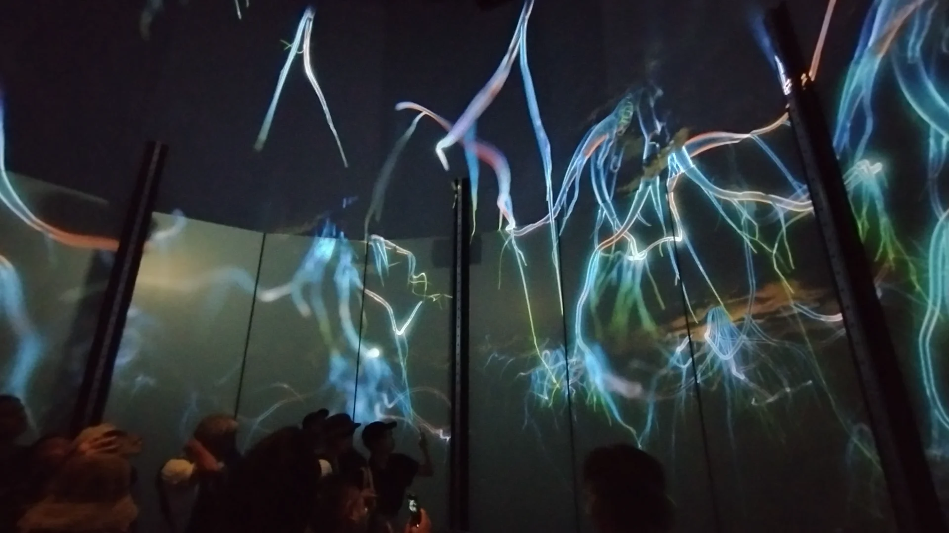 ウズベキスタン館360度シアター