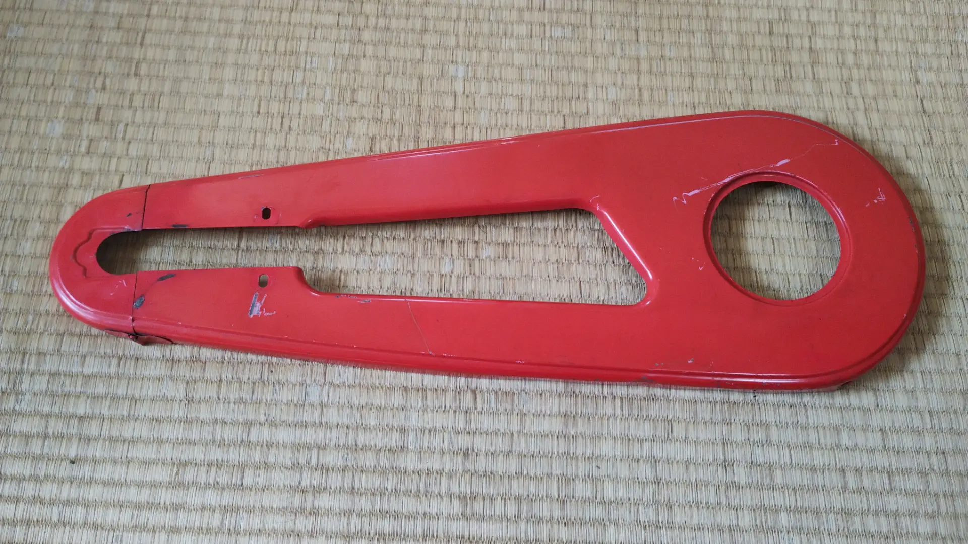 チェーンカバー