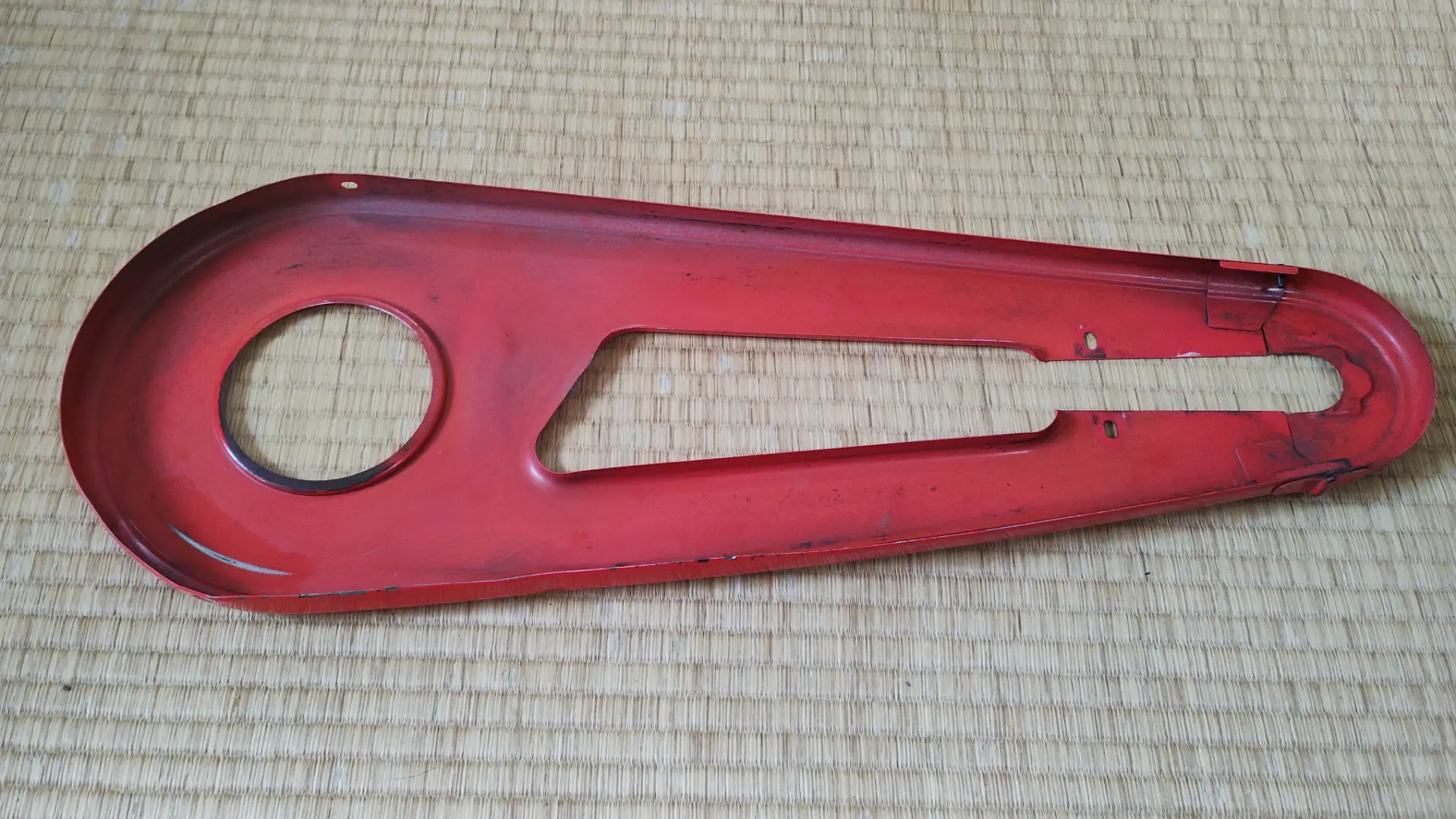 チェーンカバー