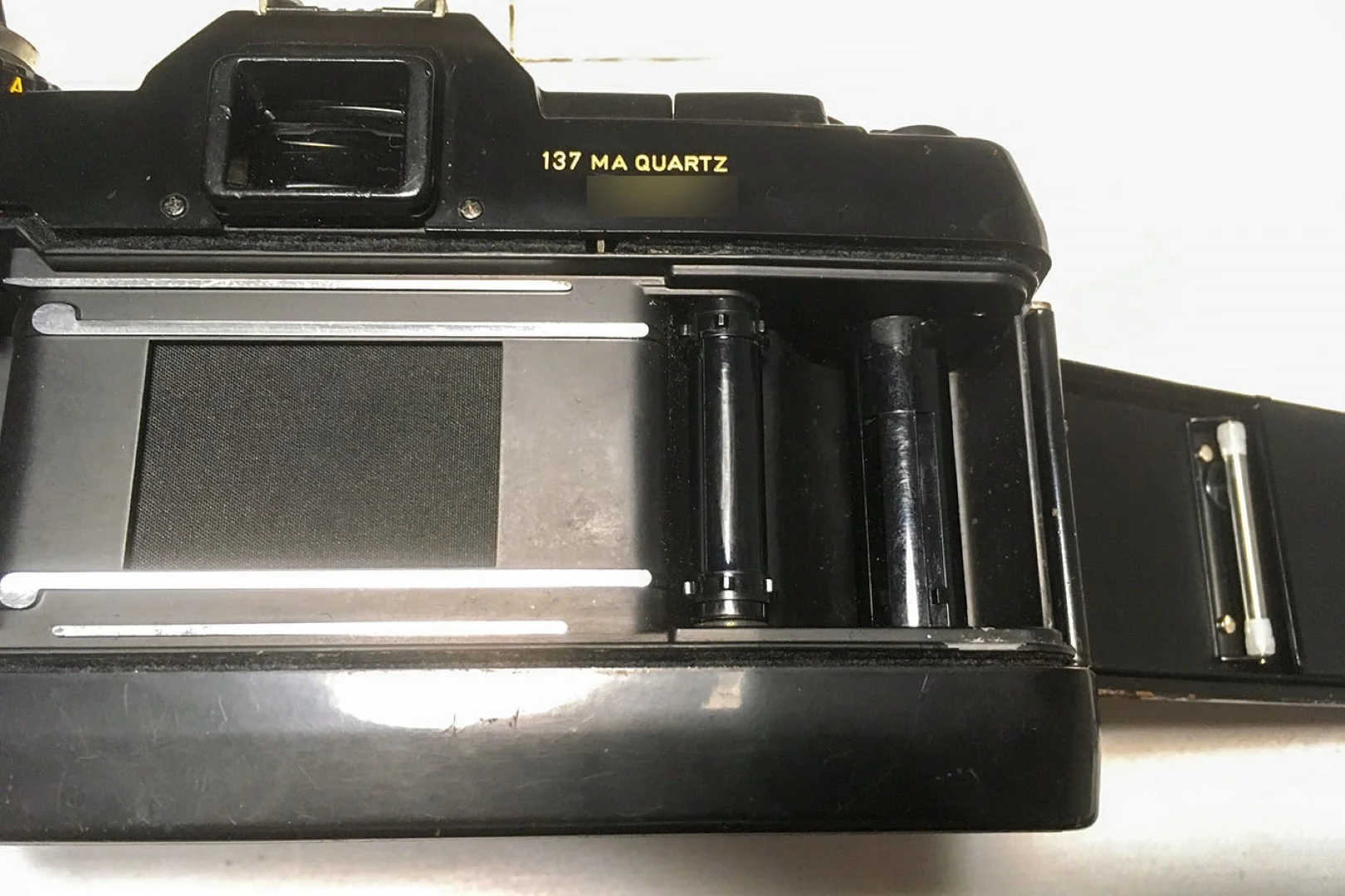 CONTAX 137MAのスプロケットと巻き上げ軸