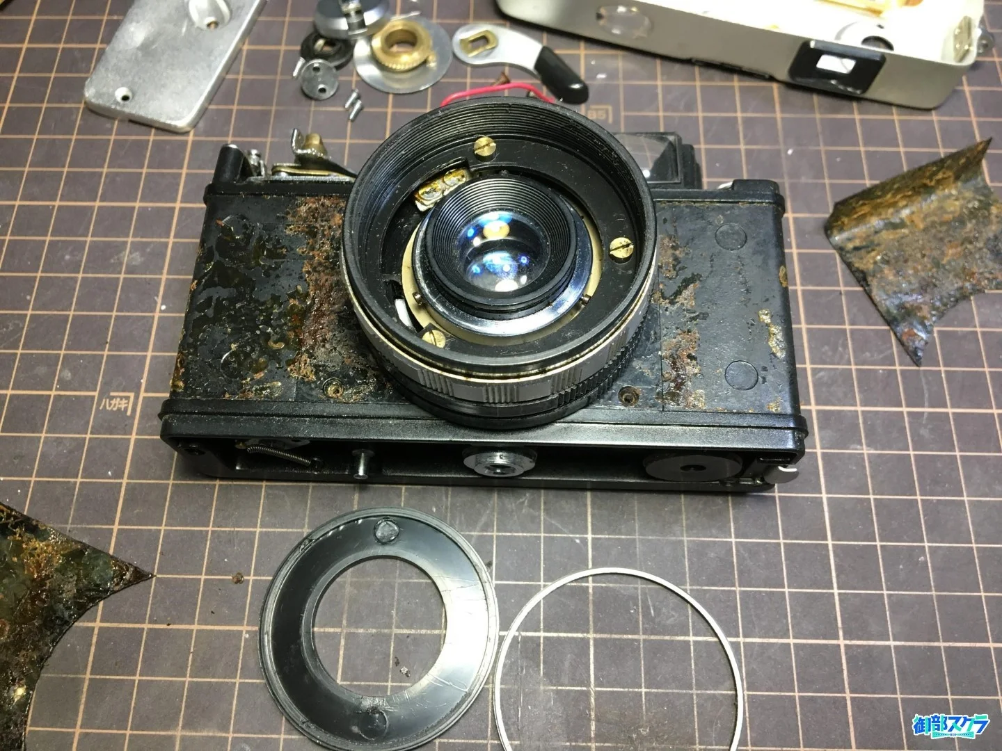 銘板を外したところ