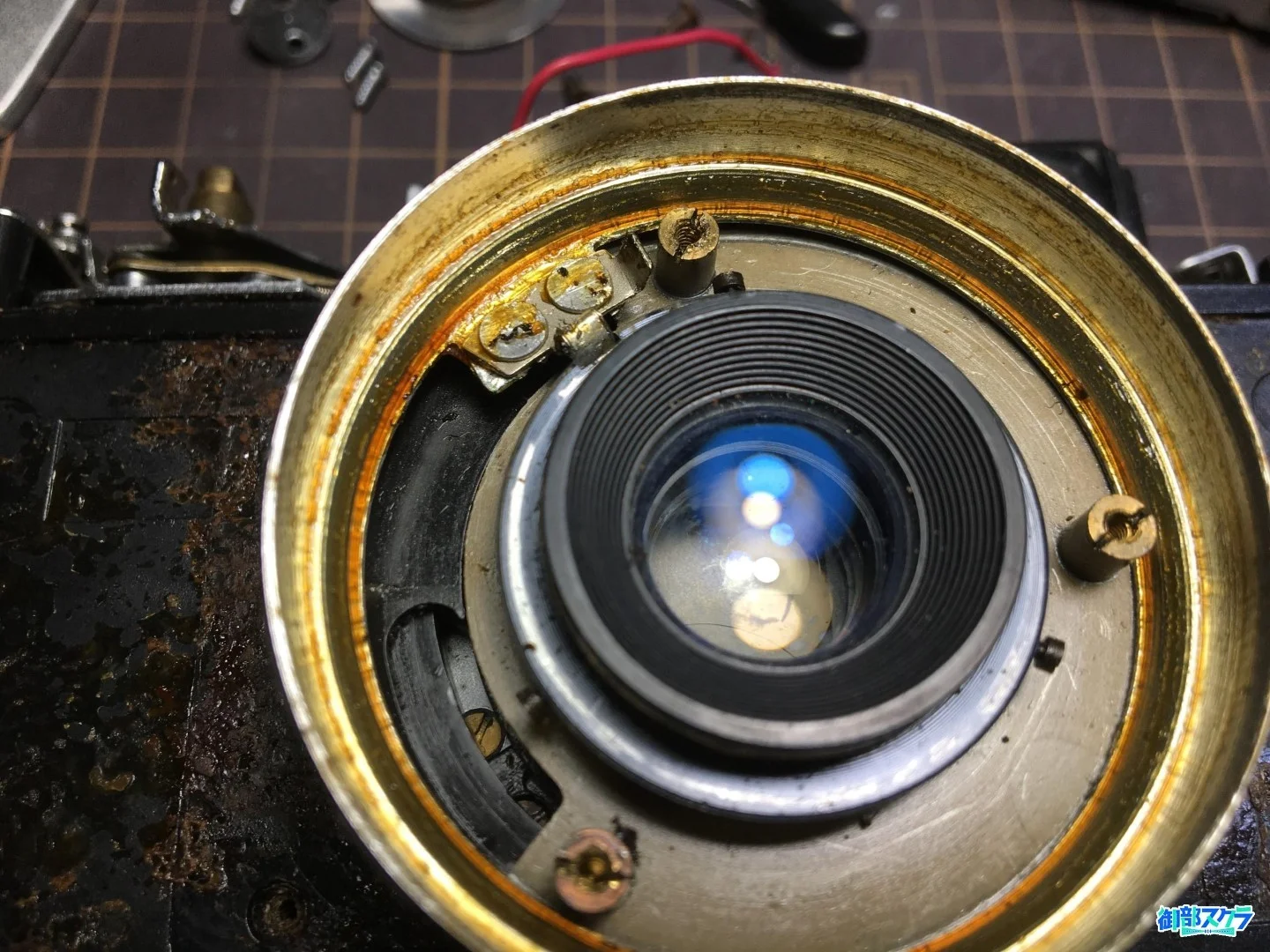 銘板を外したところ