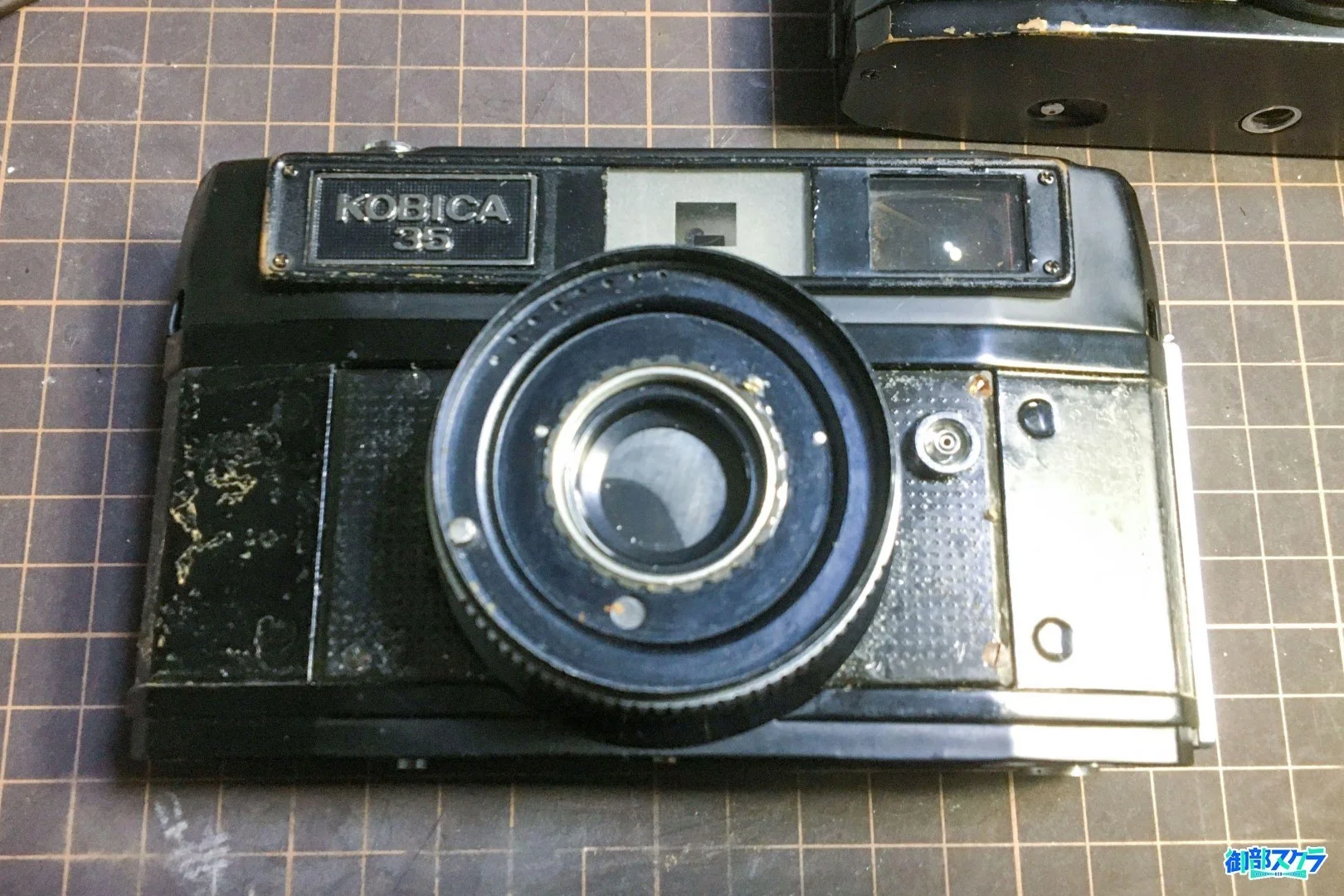 Rank Mamiya 4BにKOBICA 35 BC-1のトップカバーを取り付けたところ