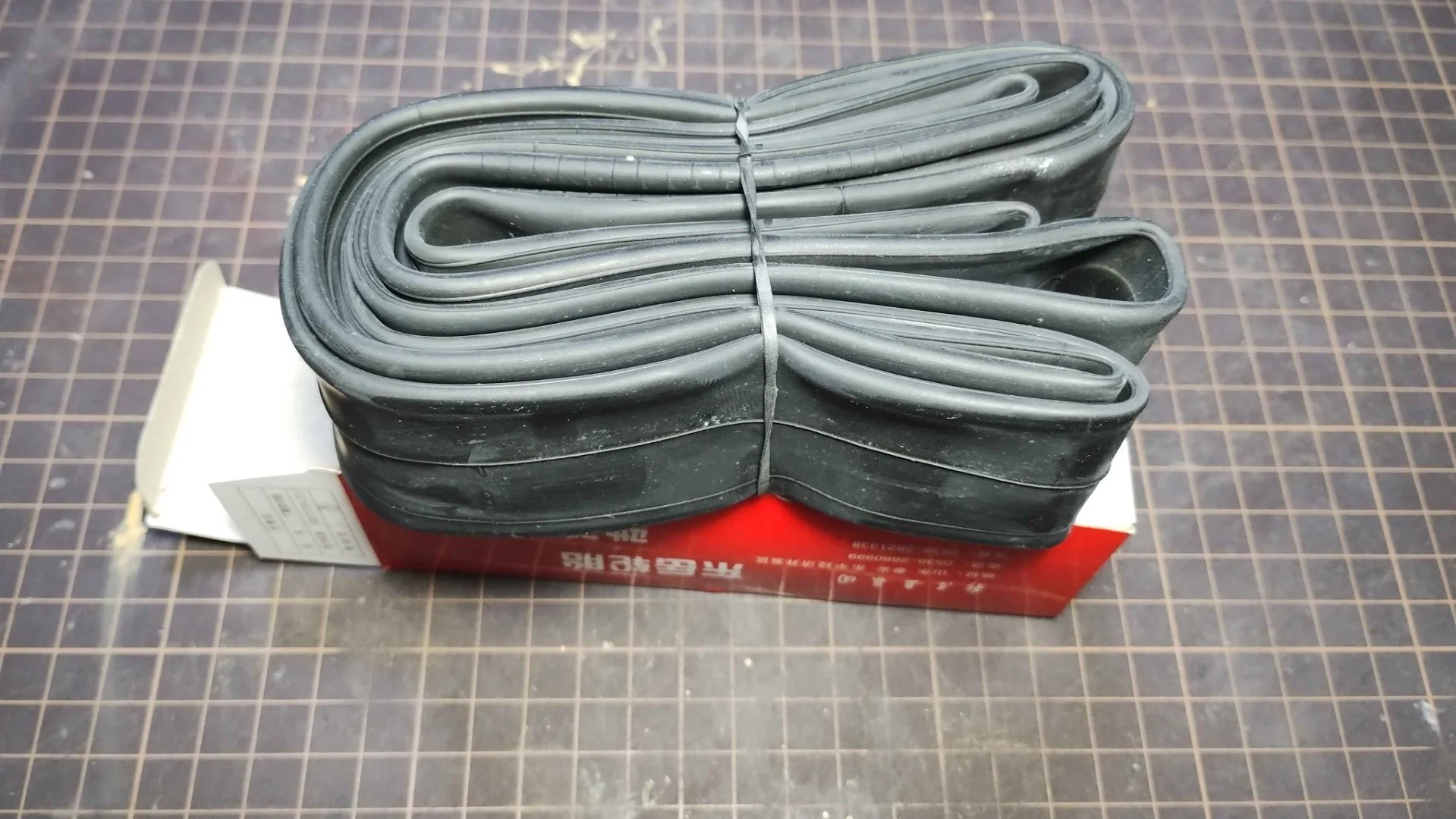 東岳(东岳 Dong1 yue4)というブランドのスペアチューブ