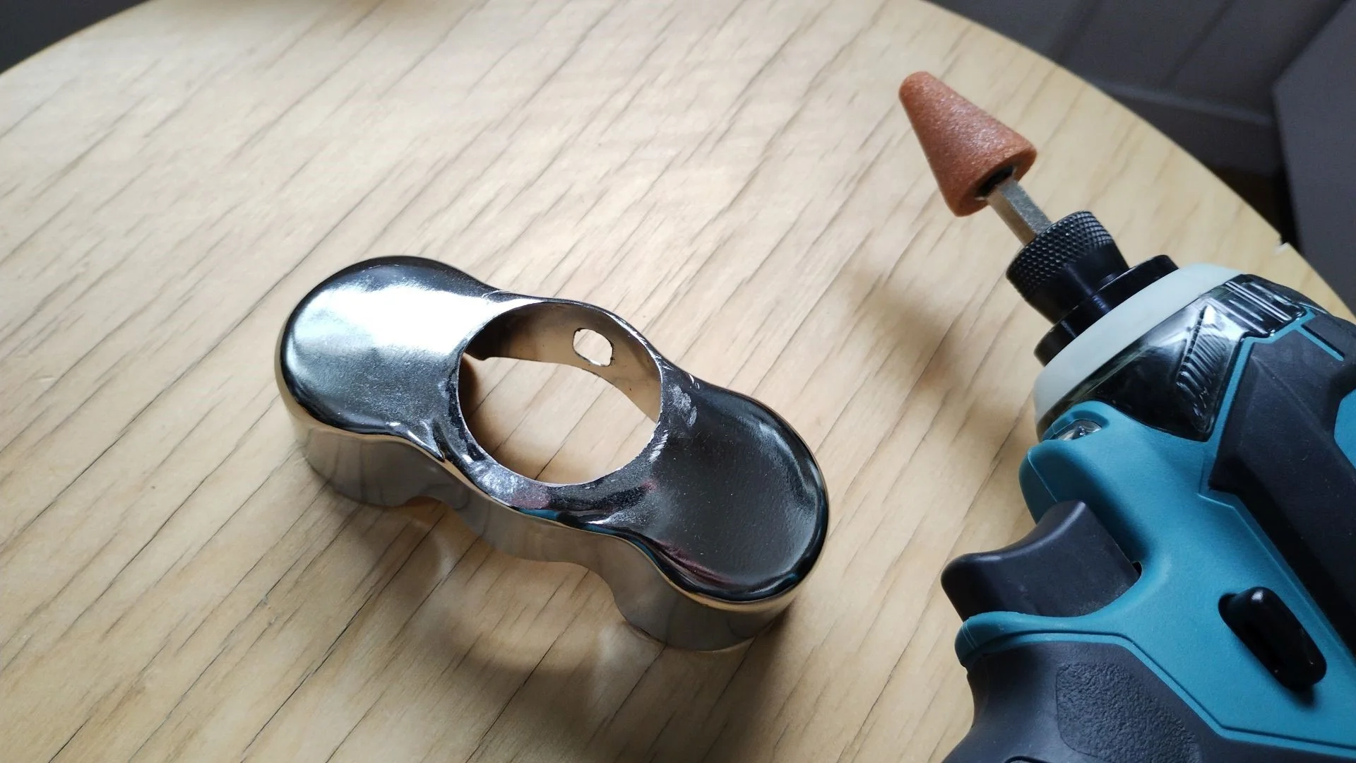 干渉部分を削る